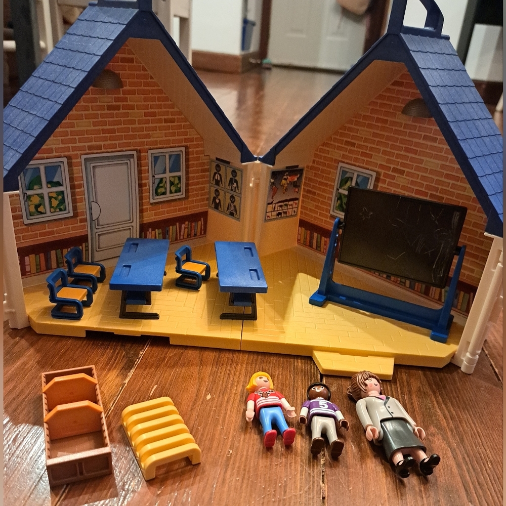 Playmobil Schoolhouse Collapsable House Kit